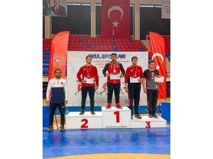 MANAVGAT BELEDİYESİ GÜREŞ KULÜBÜ SPORCULARI, NİĞDE’DEN DERECELERLE DÖNDÜ