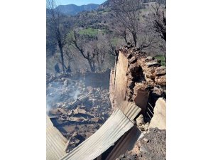 YANAN EVDEN PARASINI KURTARMAK İSTERKEN AĞIR YARALANDI