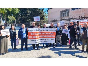 ÜST GEÇİT İSTEYEN MAHALLELİ EYLEM YAPIP BELEDİYEYE TEPKİ GÖSTERDİ
