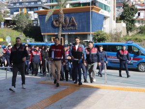 BİLİŞİM DOLANDIRICILIĞINA 6 TUTUKLAMA