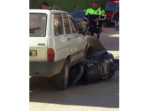 OTOMOBİL İLE MOTOSİKLET ÇARPIŞTI: 1 YARALI