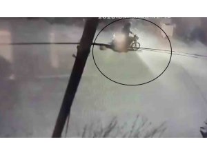 MOTOSİKLETLE GELİP, BORÇLUSUNUN EVİNE KURŞUN YAĞDIRDI