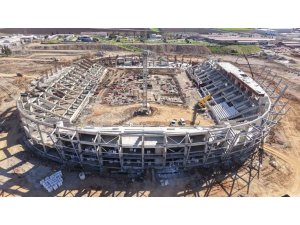 2 MİLYAR TL’LİK YATIRIMLA KAHRAMANMARAŞ’A KAZANDIRILAN YENİ STADYUM YÜKSELİYOR