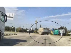 YAKIT YÜKLÜ TANKERİN PORTAKAL BAHÇESİNE UÇTUĞU ANLAR ARAÇ KAMERASINDA