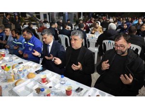 AKDENİZ’DE BİRLİK SOFRASI: KAYMAKAM ŞENER PERSONELLE İFTAR YAPTI