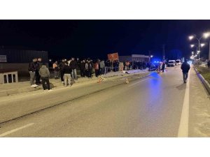 ADANA’DA BELEDİYE OTOBÜSÜYLE ÇARPIŞAN MOTOSİKLET SÜRÜCÜSÜ GENÇ, HAYATINI KAYBETTİ