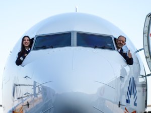 SON UÇUŞUNDA KOKPİTİ KIZIYLA PAYLAŞTI