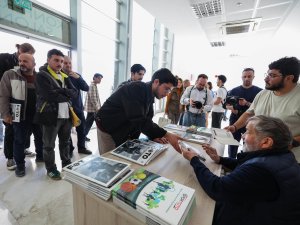COŞKUN ARAL, ÜNİVERSİTE ÖĞRENCİLERİNE GAZETECİLİĞİ ANLATTI