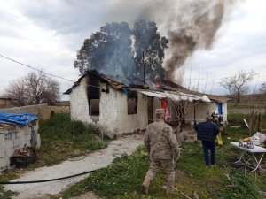 KIRIKHAN’DA MÜSTAKİL EV ALEVLERE TESLİM OLDU