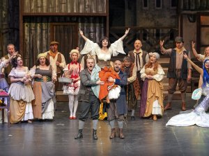 'AŞK İKSİRİ' YENİDEN SAHNEDE