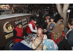 MERSİN’DE KADİR GECESİNDE 10 BİN KİŞİLİK LOKMA İKRAMI