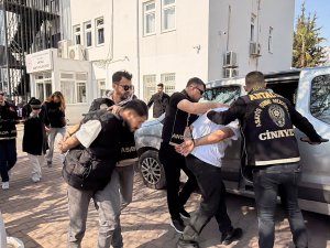 SİLAHLI SALDIRININ ŞÜPHELİLERİ MERSİN'DE YAKALANDI