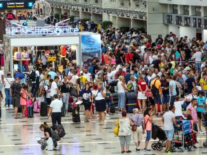 874 BİN 813 YOLCUYA HİZMET VERİLDİ