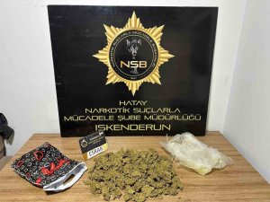 HAFİF TİCARİ ARACIN GİZLİ BÖLMESİNDEN ESRAR ÇIKTI