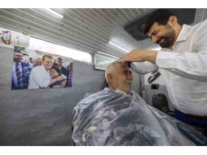 MERSİNLİLER BAYRAMA MOBİL KUAFÖR İLE HAZIRLANDI