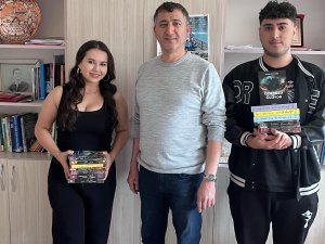 ÖĞRENCİLERİNDEN ÖĞRENCİLERİNE KİTAP BAĞIŞI