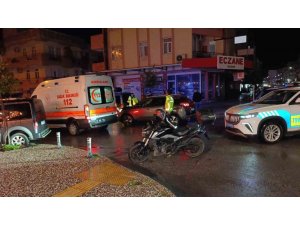 OTOMOBİL İLE MOTOSİKLETİN ÇARPIŞMA ANI KAMERADA: 1 YARALI