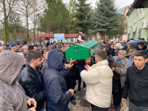 AİLE TARTIŞMASINDA VURULAN POLİS TOPRAĞA VERİLDİ