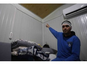 BAYRAM GÜNÜ KONTEYNERİ DELİP GEÇEN YORGUN MERMİNİN KAFASINA İSABET ETMESİYLE KABUSU YAŞADI