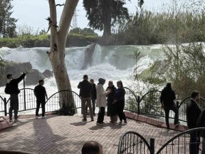 TARSUS ŞELALESİ’NE YAĞIŞ SONRASI ZİYARETÇİ AKINI