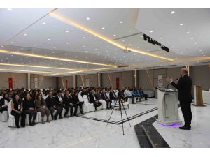 LİSE ÖĞRENCİLERİ TIP SEMPOZYUMUNA KATILDI