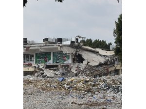 30 YILLIK SPOR SALONU YIKILIYOR