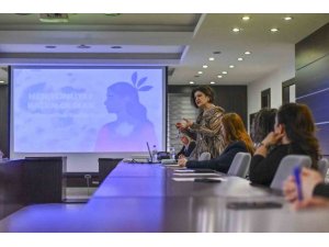 BELEDİYEDEN KADIN PERSONELE HAK EĞİTİMİ