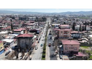 KAHRAMANMARAŞ’TA ASFALT MESAİSİ SÜRÜYOR