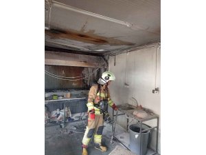 DEFNE’DE İŞ YERİ ALEVLERE TESLİM OLDU