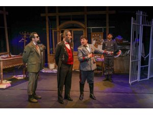 AŞT DÜNYA TİYATRO GÜNÜ’NÜ ÜÇ AYRI SAHNEDE ÜÇ FARKLI OYUNDA KUTLADI