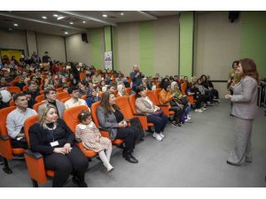 MİNİK YETENEKLER SAHNE ALDI, BAHAR ŞENLİĞİ RENKLİ GEÇTİ