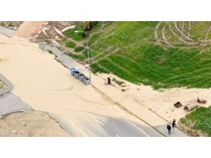 ADANA’DA YAĞMUR HAYATI FELÇ ETTİ: DERELER TAŞTI, YOLLAR GÖLE DÖNDÜ