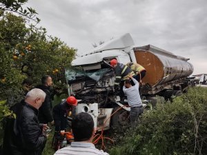 ERZİN’DE TANKER NARENCİYE BAHÇESİNE UÇTU