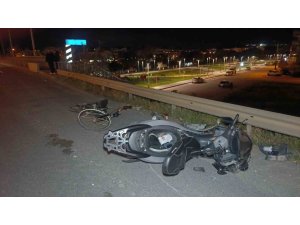 MOTOSİKLET İLE BİSİKLET ÇARPIŞTI: 2 AĞIR YARALI