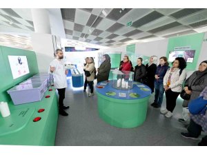 MERSİN’DE TEKSTİL ATIKLARI KADIN EMEĞİYLE YENİDEN HAYAT BULUYOR