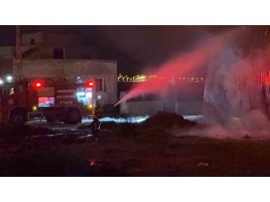 OSMANİYE’DE KARTON FABRİKASINDA ÇIKAN YANGIN SÖNDÜRÜLDÜ