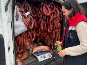 176 KİLO TARİHİ GEÇMİŞ SUCUK ELE GEÇİRİLDİ