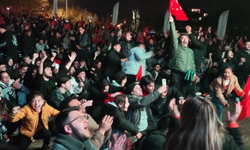 DEV EKRANDAKİ BİTİŞ DÜDÜĞÜYLE ANTALYA’DA BAYRAM HAVASI ESTİ