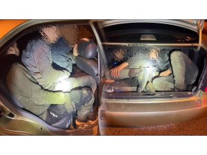 BAGAJI DAHİ GÖÇMENLE DOLDURAN 4 ARAÇ SÜRÜCÜSÜNE 601 BİN TL CEZA UYGULANDI