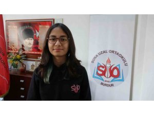 13 YAŞINDAKİ DEFNE GÜLER AMERİKAN MATEMATİK OLİMPİYATLARI’NDA ALTIN MADALYA KAZANDI