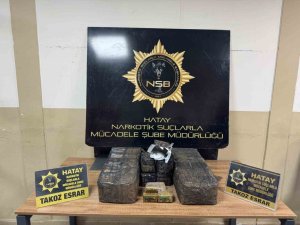 SAHİLE VURAN ÇUVALIN İÇİNDE 36 KİLOGRAM TAKOZ ESRAR ELE GEÇİRİLDİ