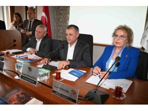 BAŞKAN TOPALOĞLU: "YOLLARDAKİ KAZILAR ALTYAPI KURUMLARINA AİT"