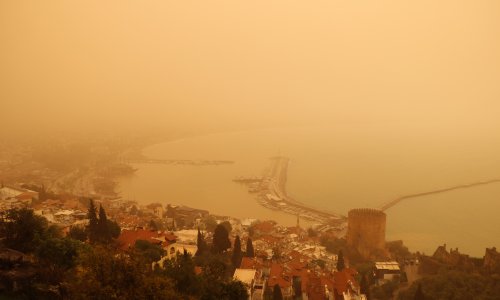 ANTALYA'YI ÇÖL TOZU BULUTU KAPLADI