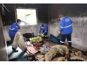 BELEDİYE EKİPLERİ YANGININ İZLERİNİ SİLDİ, DEĞERLİ EŞYALARI TESLİM ETTİ