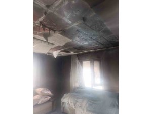 KUMLU’DA EV YANGINI