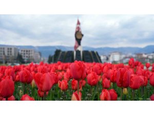 KAHRAMANMARAŞ’TA KAVŞAKLARDA GÖRSEL ŞÖLEN