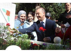 ADANA’DA ŞEHİT POLİSLER UNUTULMADI