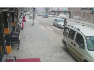 KAHRAMANMARAŞ’TA TRAFİK KAZASI GÜVENLİK KAMERASINDA