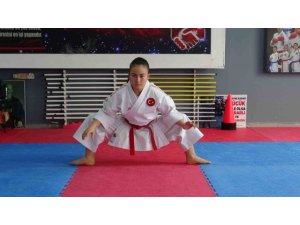 BABASININ DESTEĞİYLE BAŞLADI, 14 YAŞINDA TÜRKİYE ŞAMPİYONLUĞUNA UZANDI