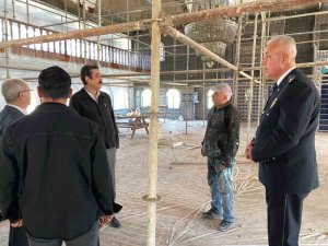 BOZYAZI’DA YANGINDA ZARAR GÖREN CAMİDE ÇALIŞMALAR DEVAM EDİYOR